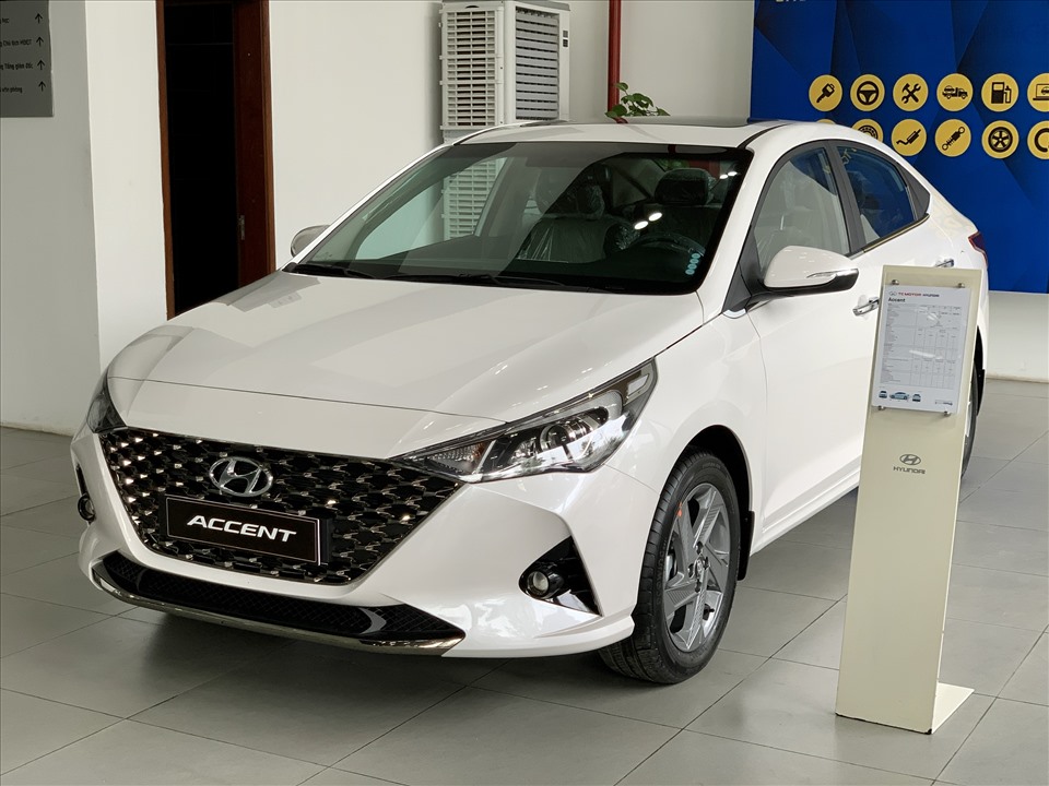  ¿El sedán recién lanzado Hyundai Accent o Honday City vale más dinero?